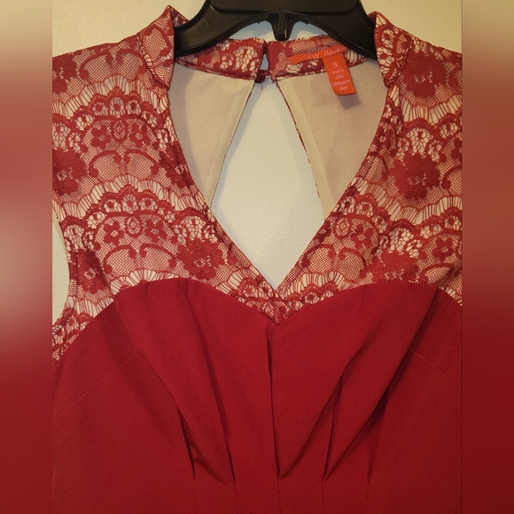 Chelsea & Violet Red Hi-Lo Lace Dress - Picture 3 of 10